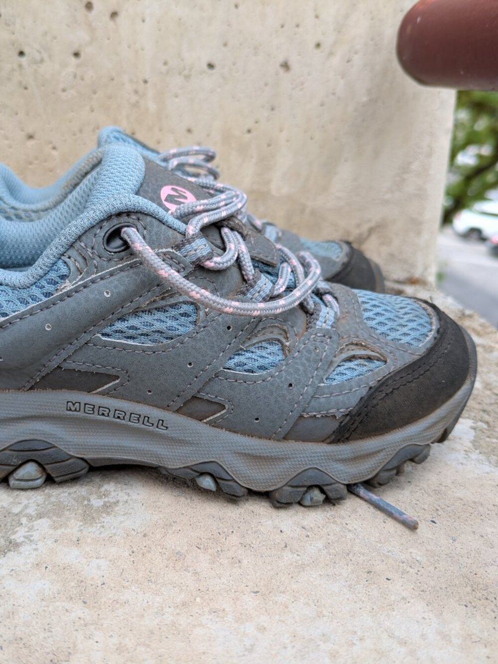 Toddler Merrell hiking shoes - Picture 2 of 8